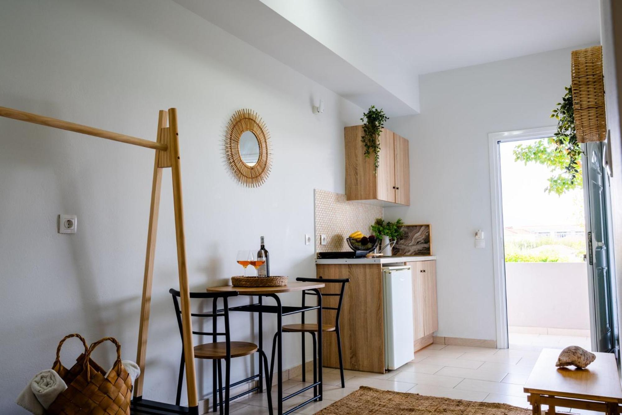 Tesys Studios And Apartments Laganas Phòng bức ảnh