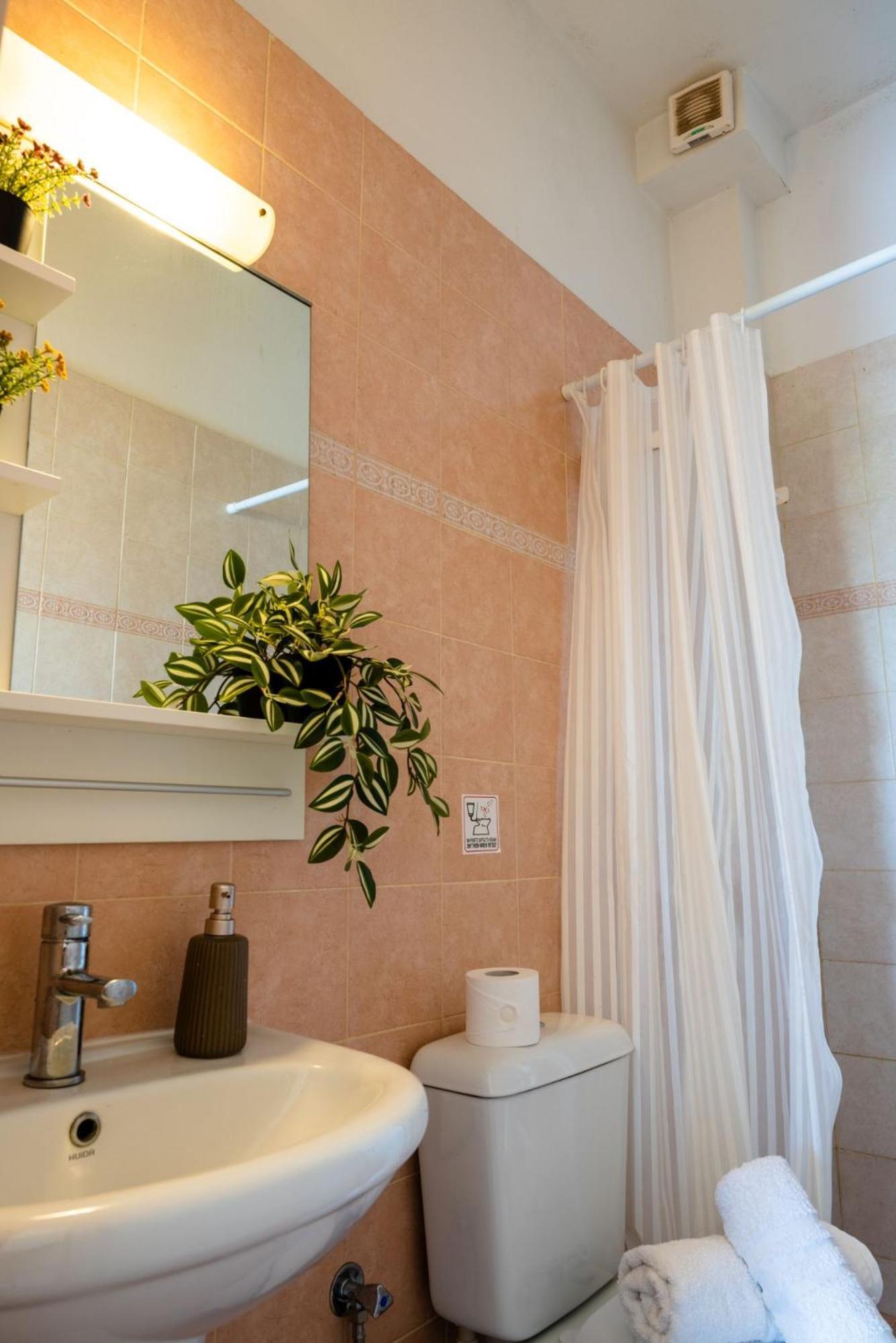 Tesys Studios And Apartments Laganas Phòng bức ảnh